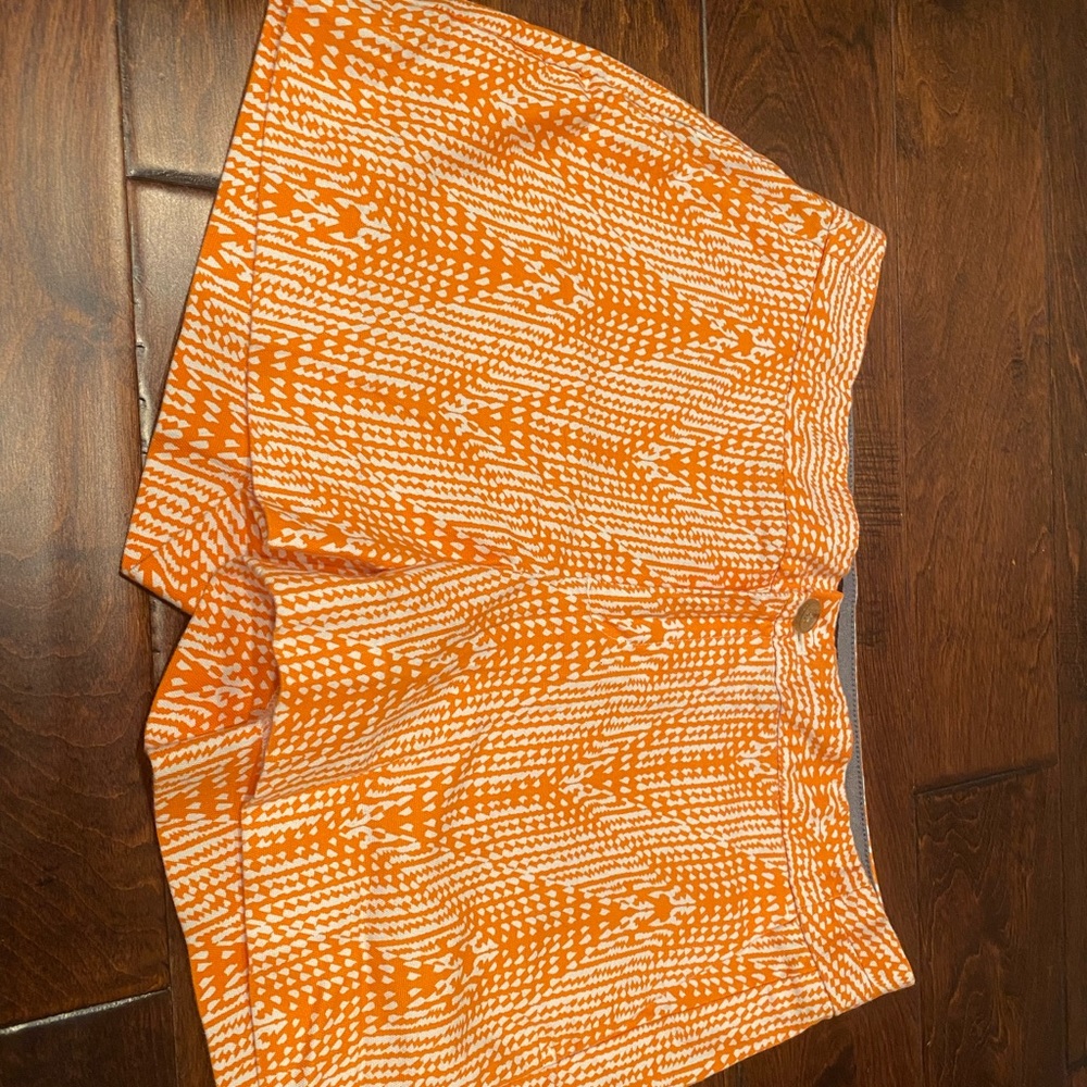 BANANA REPUBLIC HAMPTON FIT SHORTS